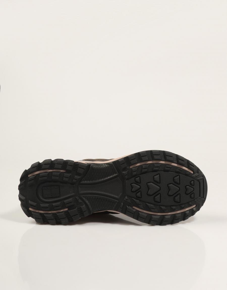 ZAPATILLAS TOMMY HILFIGER TJW OUTDOOR RUNNER en color Marron