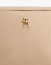 NECESER TOMMY HILFIGER POPETTE CAMERA BAG en color Beige