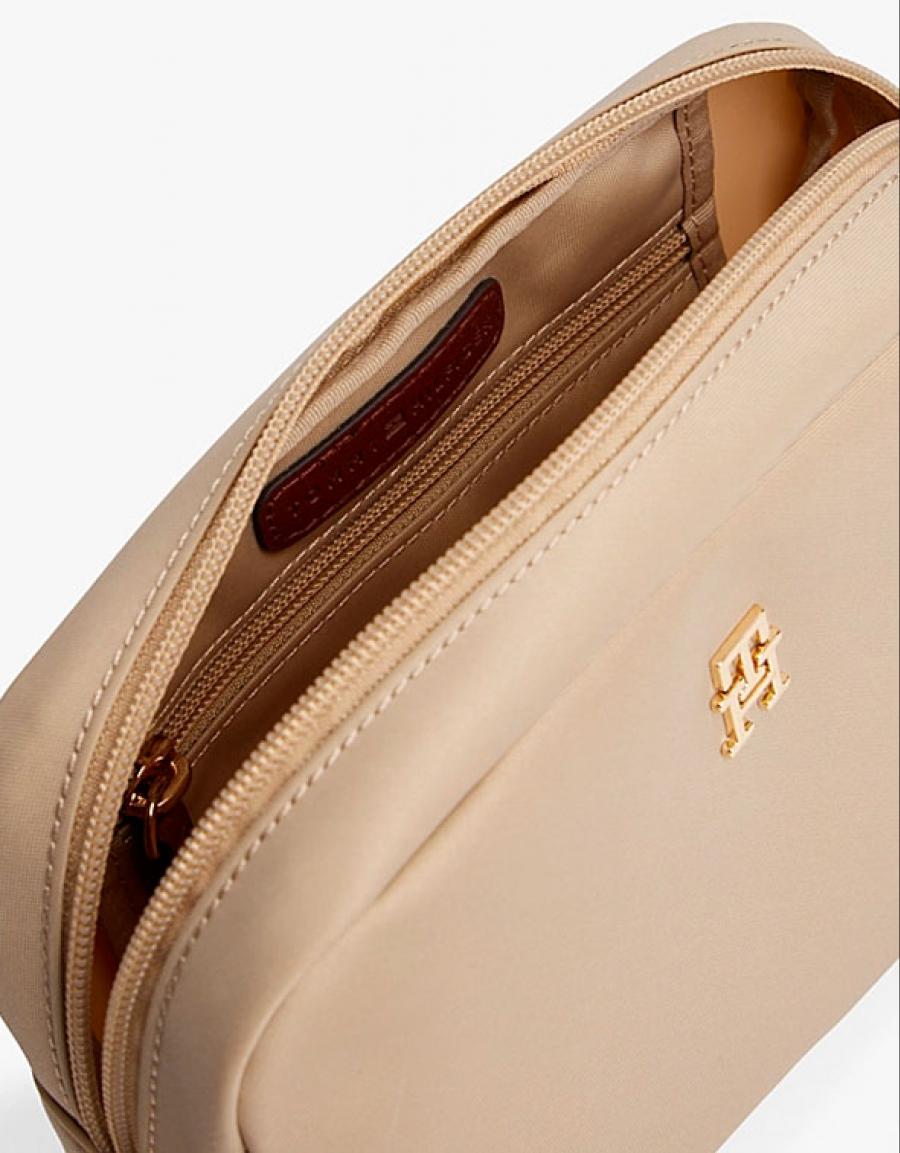 NECESER TOMMY HILFIGER POPETTE CAMERA BAG en color Beige