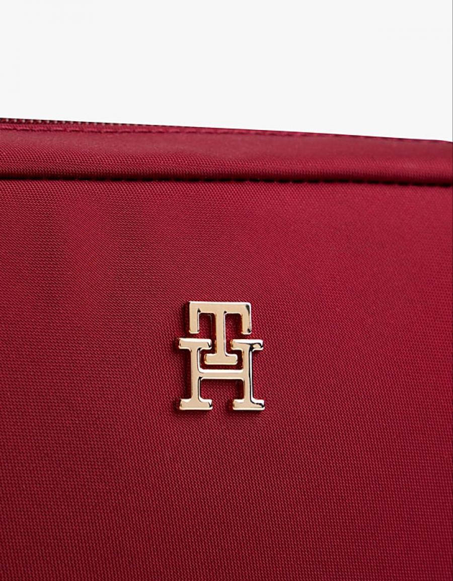 NECESER TOMMY HILFIGER POPETTE CAMERA BAG en color Burdeos