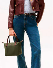 NECESER TOMMY HILFIGER POPETTE MINI TOTE en color Kaki