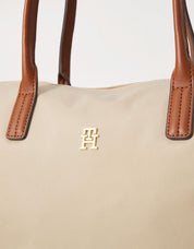 NECESER TOMMY HILFIGER POPETTE TOTE en color Beige