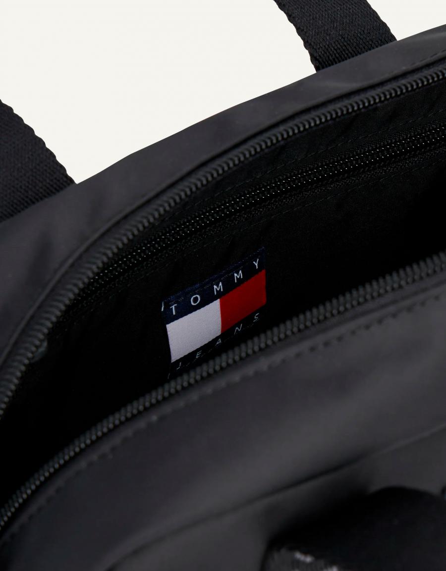 BOLSO TOMMY HILFIGER TJW ESS DAILY CROSSOVER en color Negro