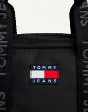 BOLSO TOMMY HILFIGER TJW ESS DAILY CROSSOVER en color Negro