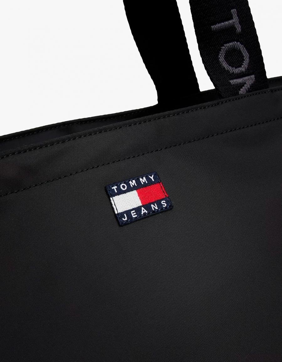 BOLSO TOMMY HILFIGER TJW ESS DAILY TOTE en color Negro