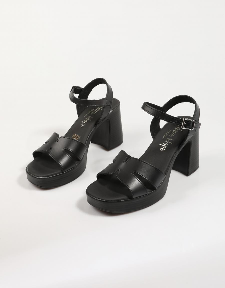 SANDALIAS REBECCA HOPE 5642 en color Negro