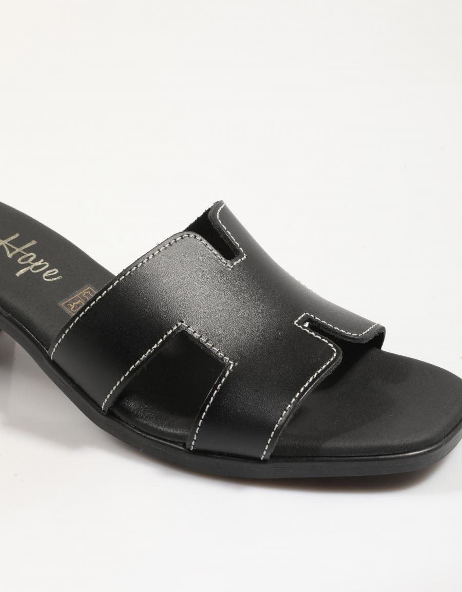 SANDALIAS REBECCA HOPE 5610 en color Negro