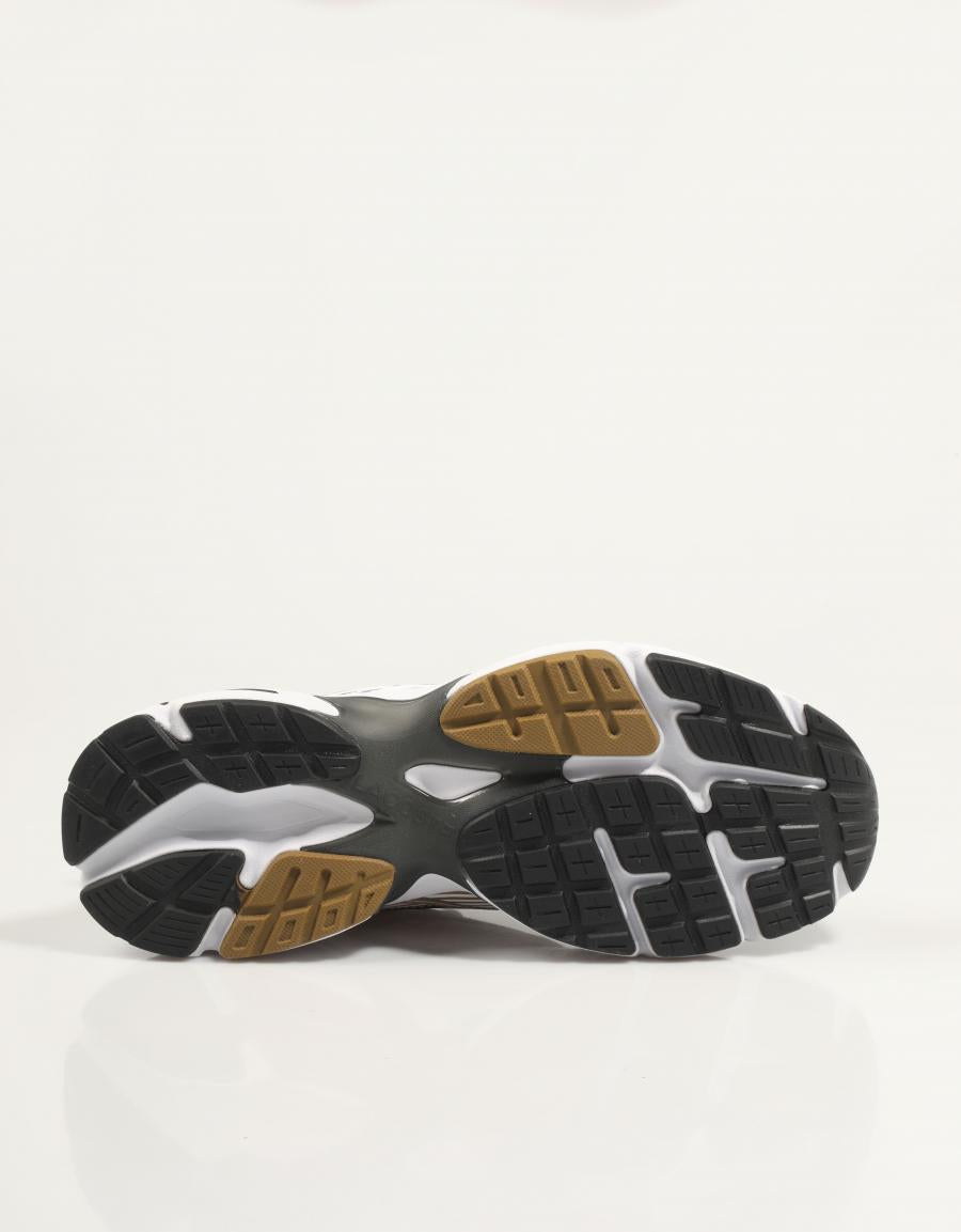 ZAPATILLAS LACOSTE STORM 96 2K 225 4 SFA en color Blanco