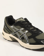 ZAPATILLAS ASICS GEL 1130 en color Kaki