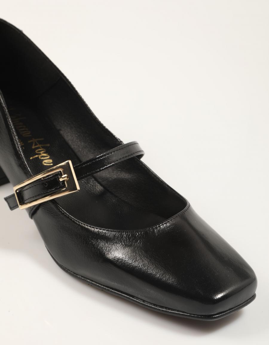 ZAPATOS REBECCA HOPE 2720G en color Negro