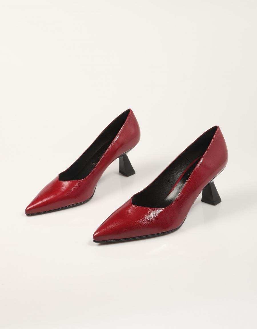 ZAPATOS REBECCA HOPE 2333B en color Burdeos