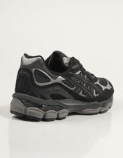 ZAPATILLAS ASICS GER NYC en color Negro