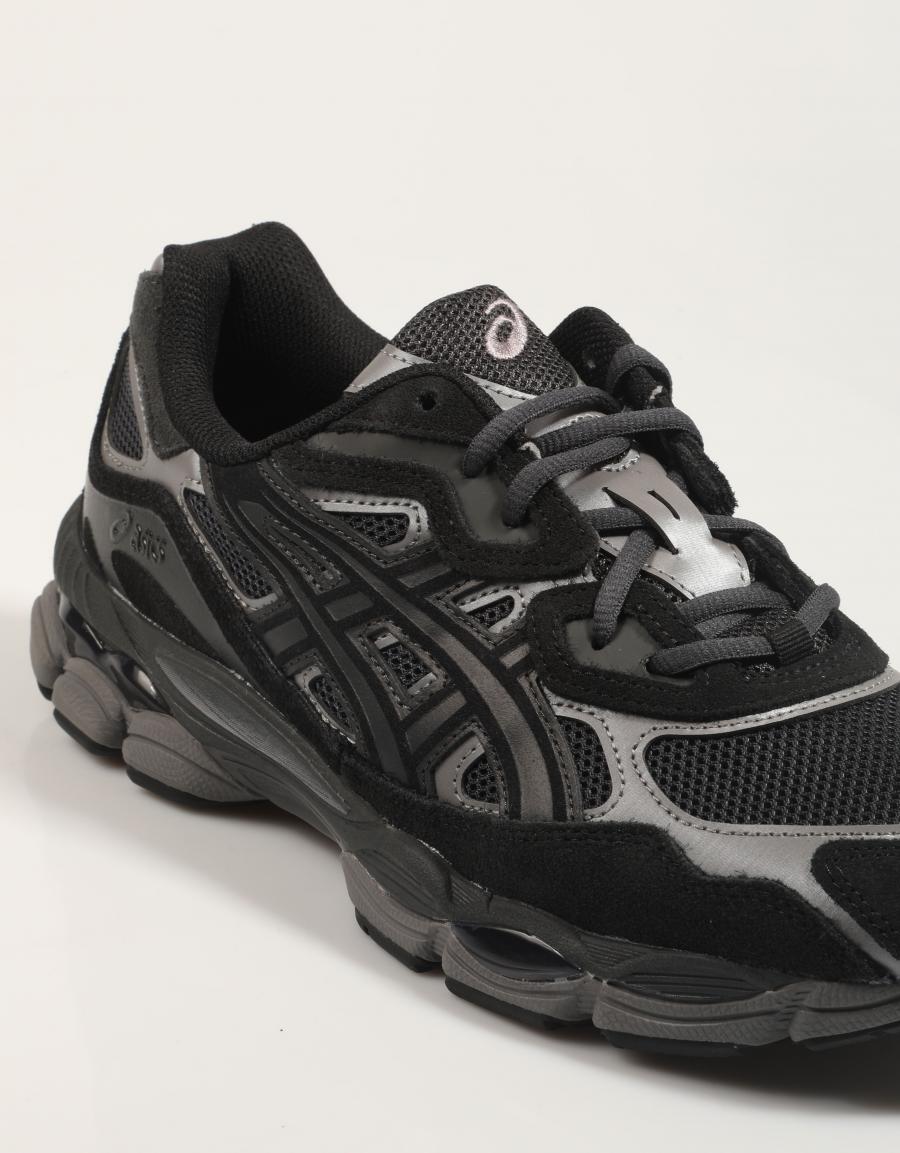 ZAPATILLAS ASICS GER NYC en color Negro