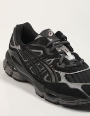 ZAPATILLAS ASICS GER NYC en color Negro