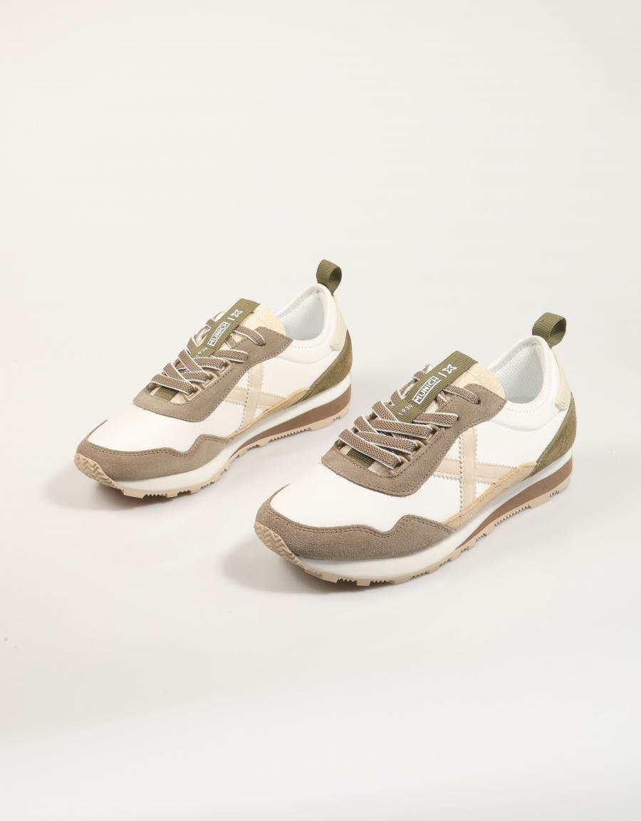 ZAPATILLAS MUNICH UM WM en color Beige
