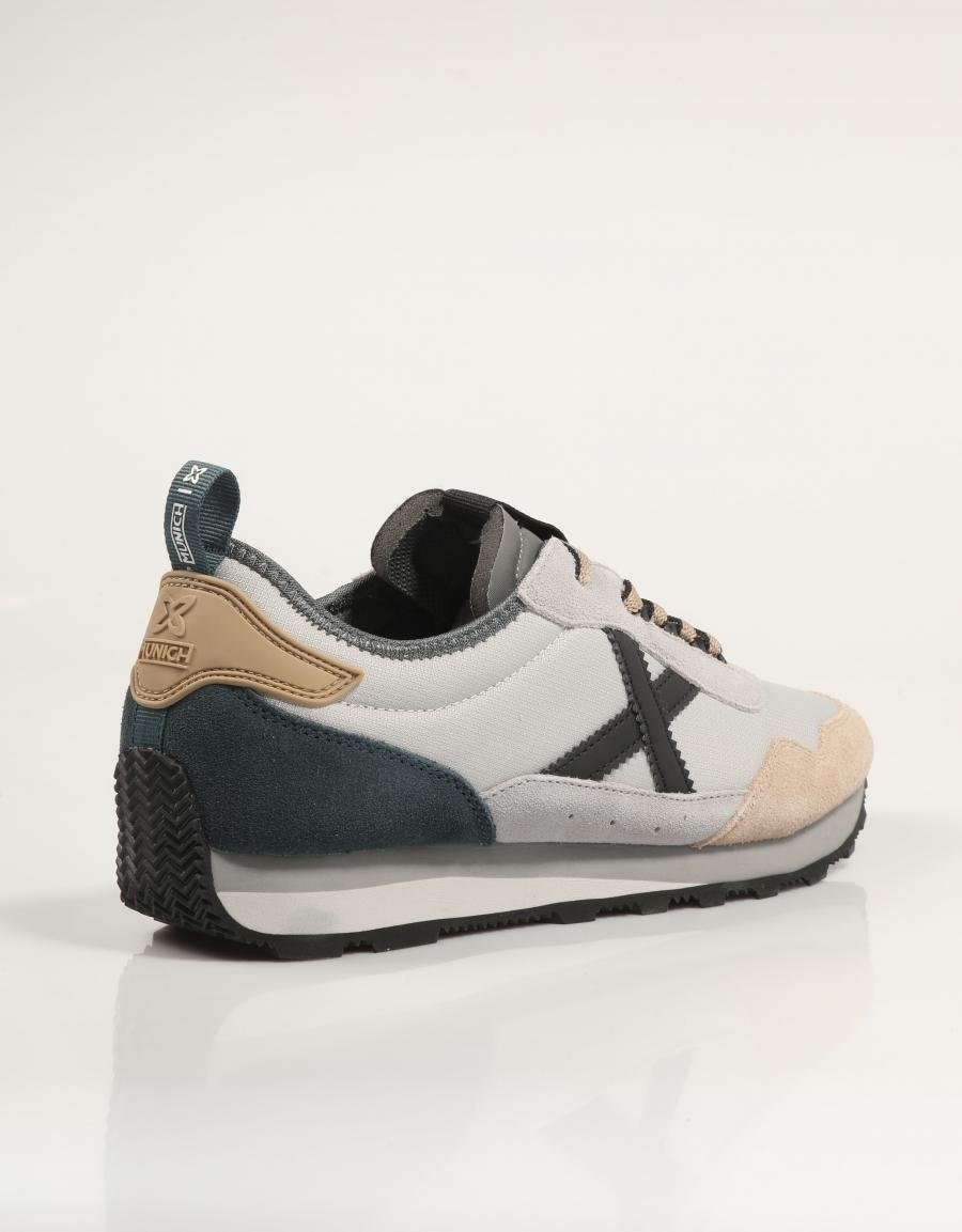 ZAPATILLAS MUNICH UM en color Gris