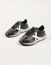 ZAPATILLAS MUNICH NEW SAPPORO en color Negro