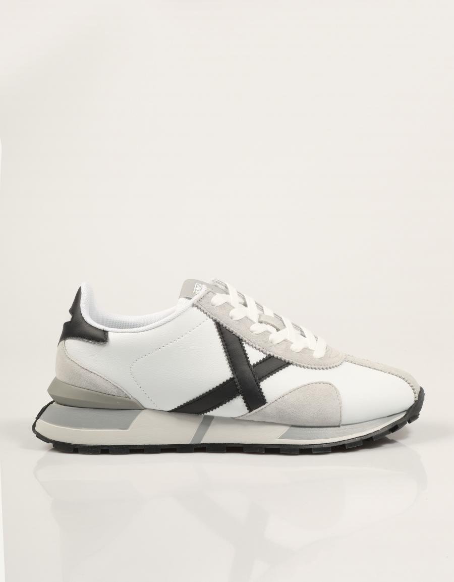 ZAPATILLAS MUNICH NEW SAPPORO en color Blanco