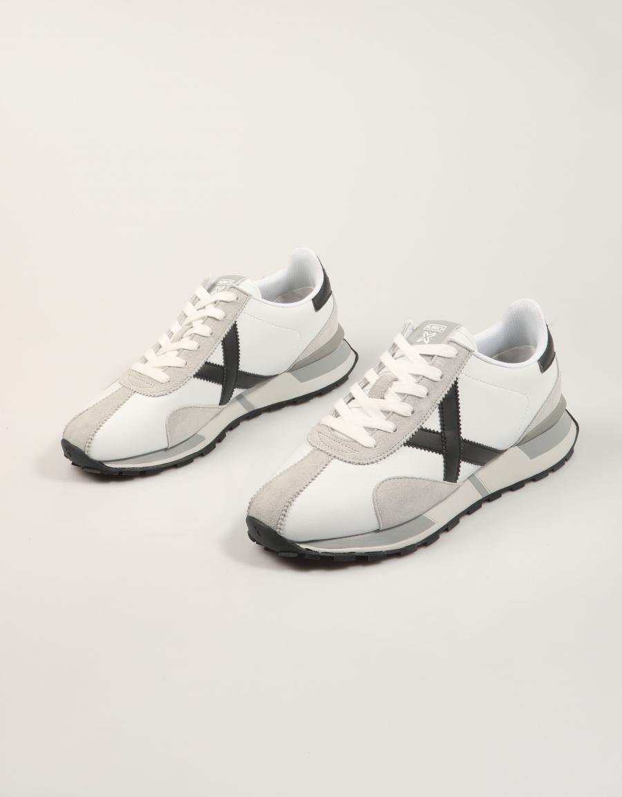 ZAPATILLAS MUNICH NEW SAPPORO en color Blanco