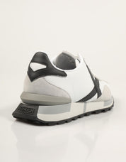 ZAPATILLAS MUNICH NEW SAPPORO en color Blanco