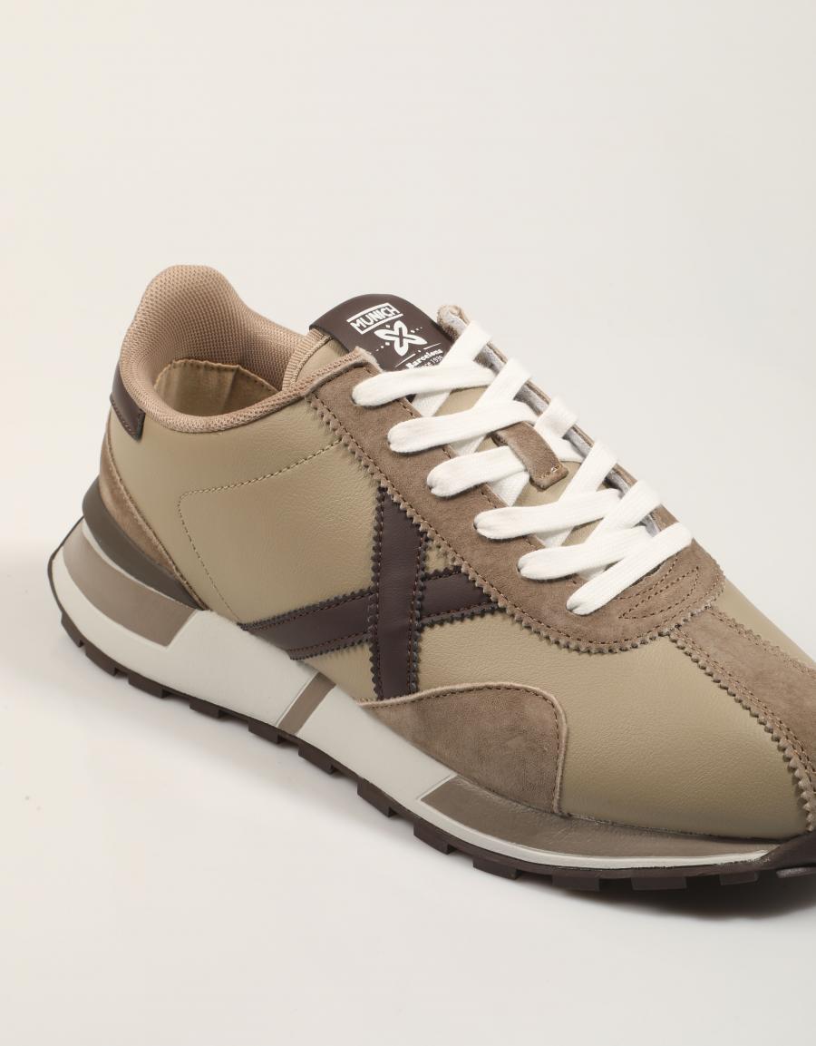 ZAPATILLAS MUNICH NEW SAPPORO en color Beige