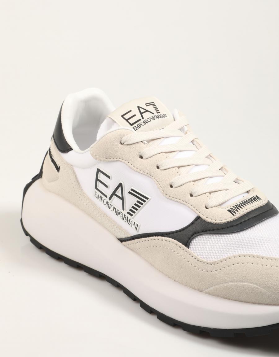 ZAPATILLAS ARMANI EA7 ZAPATILLA WADER MALLA en color Kaki