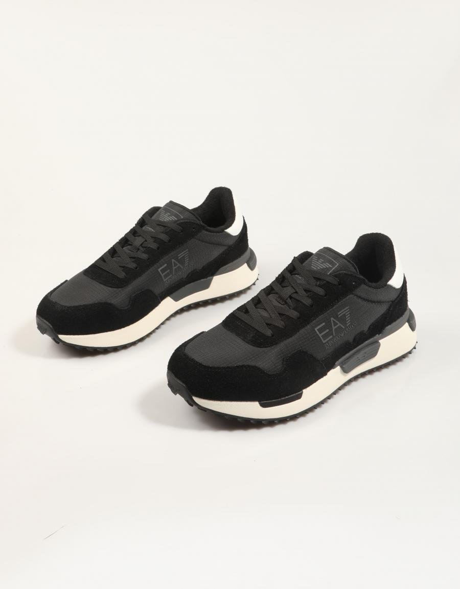 ZAPATILLAS ARMANI EA7 ZAPATILLA VINTAGE RUNNING en color Negro