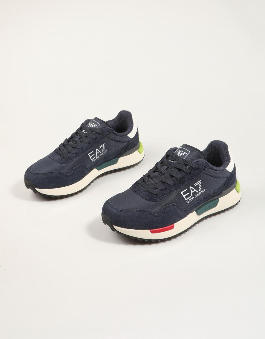 ZAPATILLAS ARMANI EA7 ZAPATILLA VINTAGE RUNNING en color Azul marino