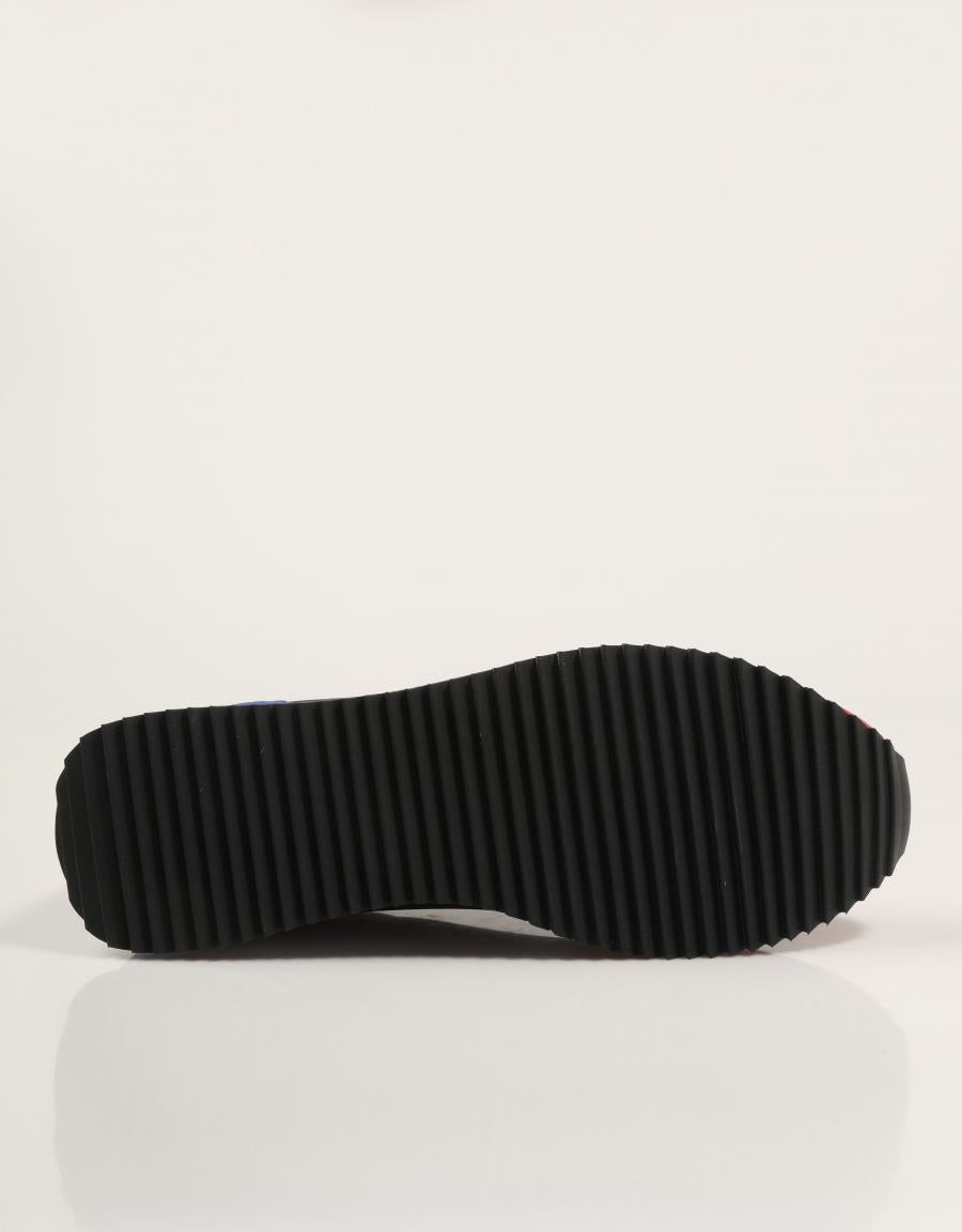 ZAPATILLAS ARMANI EA7 CASAUL SPORTY EVOLUTION en color Negro
