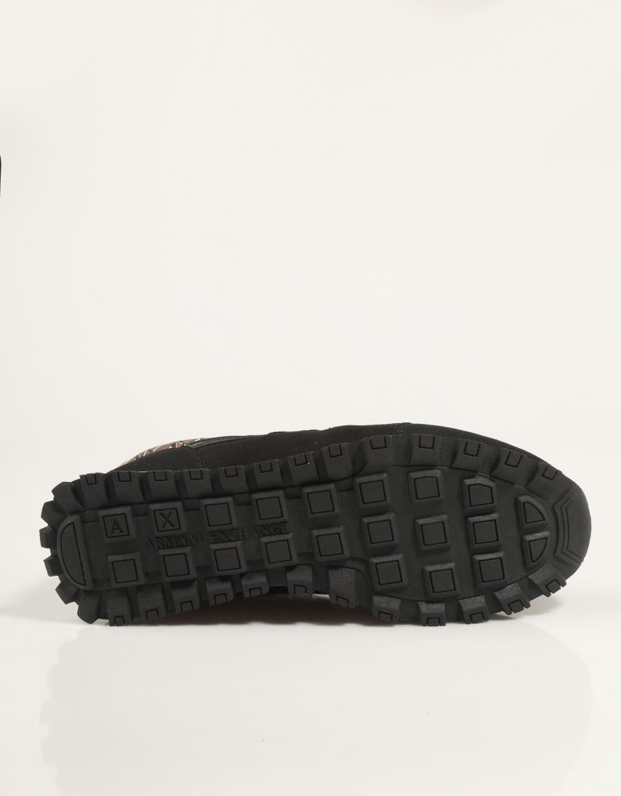 ZAPATILLAS ARMANI EXCHANGE SNEAKER DROP MICRO en color Negro