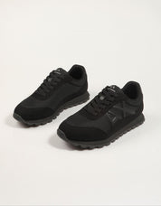 ZAPATILLAS ARMANI EXCHANGE XM001960 en color Negro