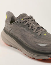 ZAPATILLAS HOKA CLIFTON 9 GTX en color Gris