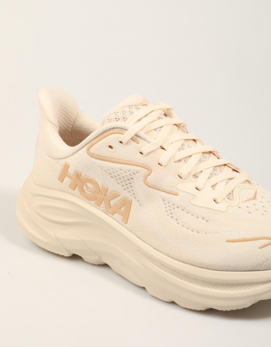 ZAPATILLAS HOKA CLIFTON 10 WOMAN en color Beige