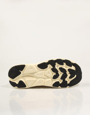 ZAPATILLAS HOKA CLIFTON 10 en color Beige