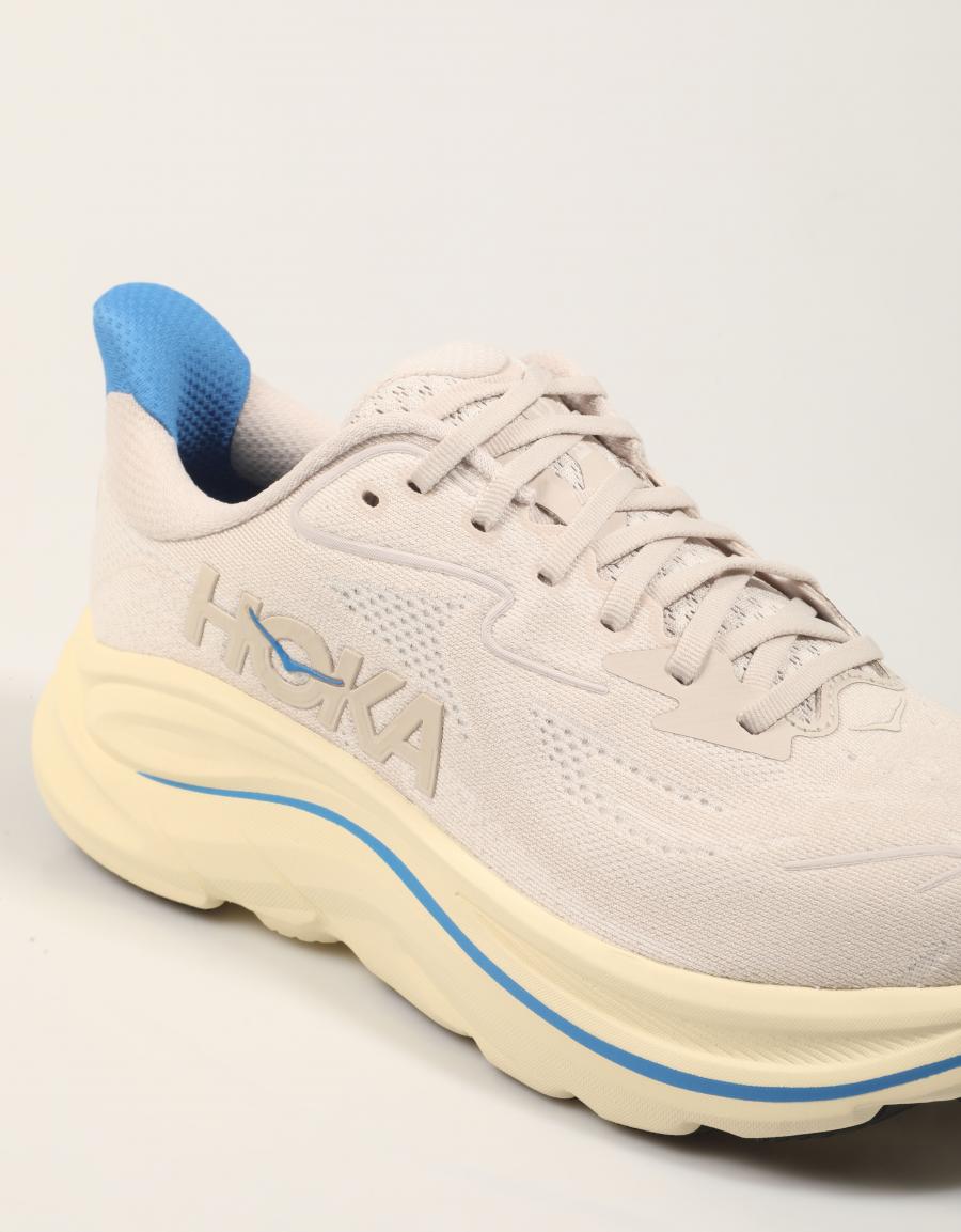 ZAPATILLAS HOKA CLIFTON 10 en color Beige