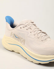 ZAPATILLAS HOKA CLIFTON 10 en color Beige