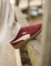 ZAPATILLAS PUMA PALERMO en color Burdeos