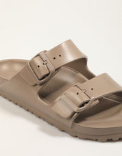 CHANCLAS BIRKENSTOCK ARIZONA en color Taupe