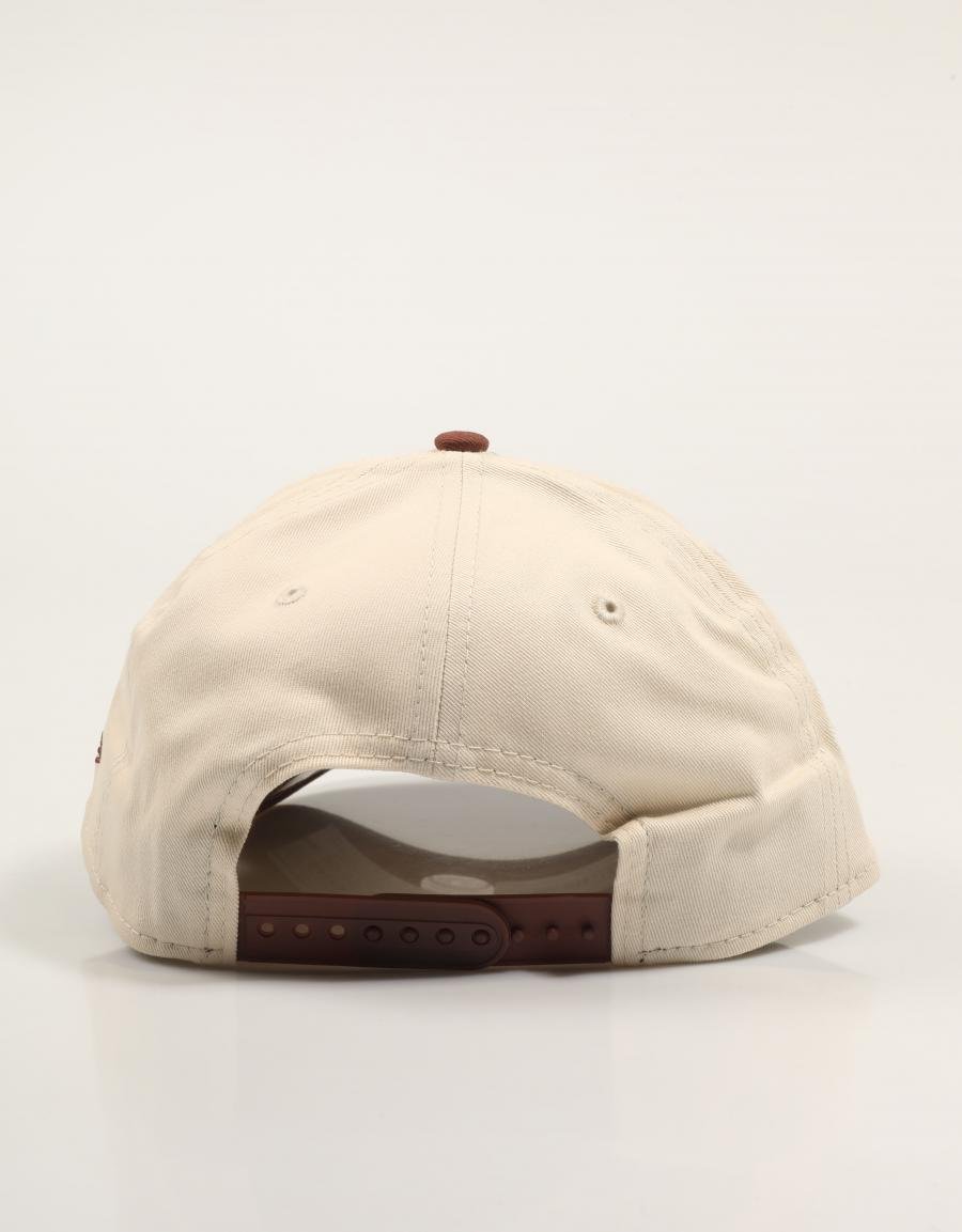 GORRA NEW ERA 9FORTY en color Beige