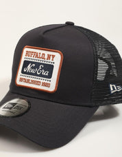 GORRA NEW ERA TRUCKER en color Azul marino