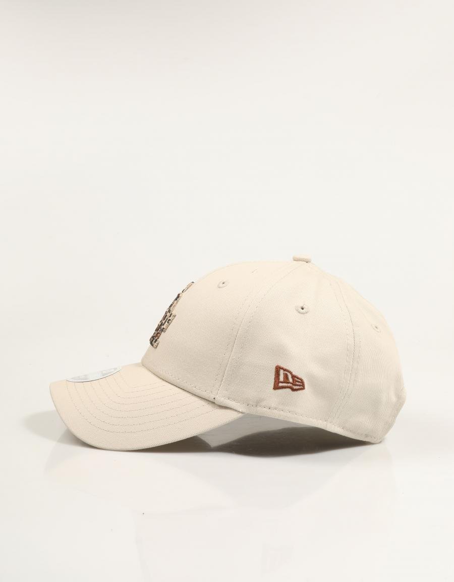 GORRA NEW ERA 9FORTY en color Beige