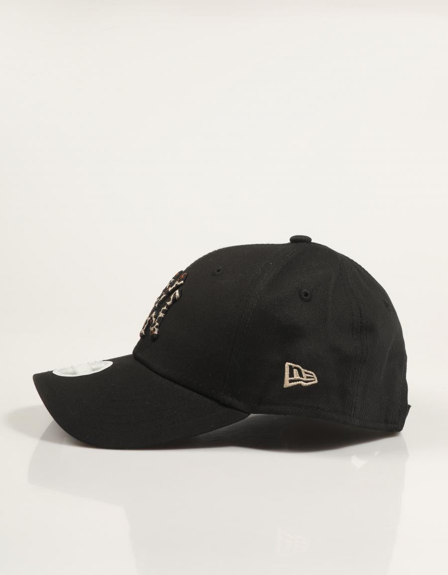 GORRA NEW ERA 9FORTY en color Negro