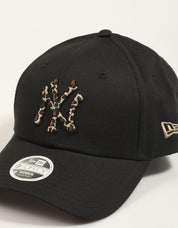 GORRA NEW ERA 9FORTY en color Negro
