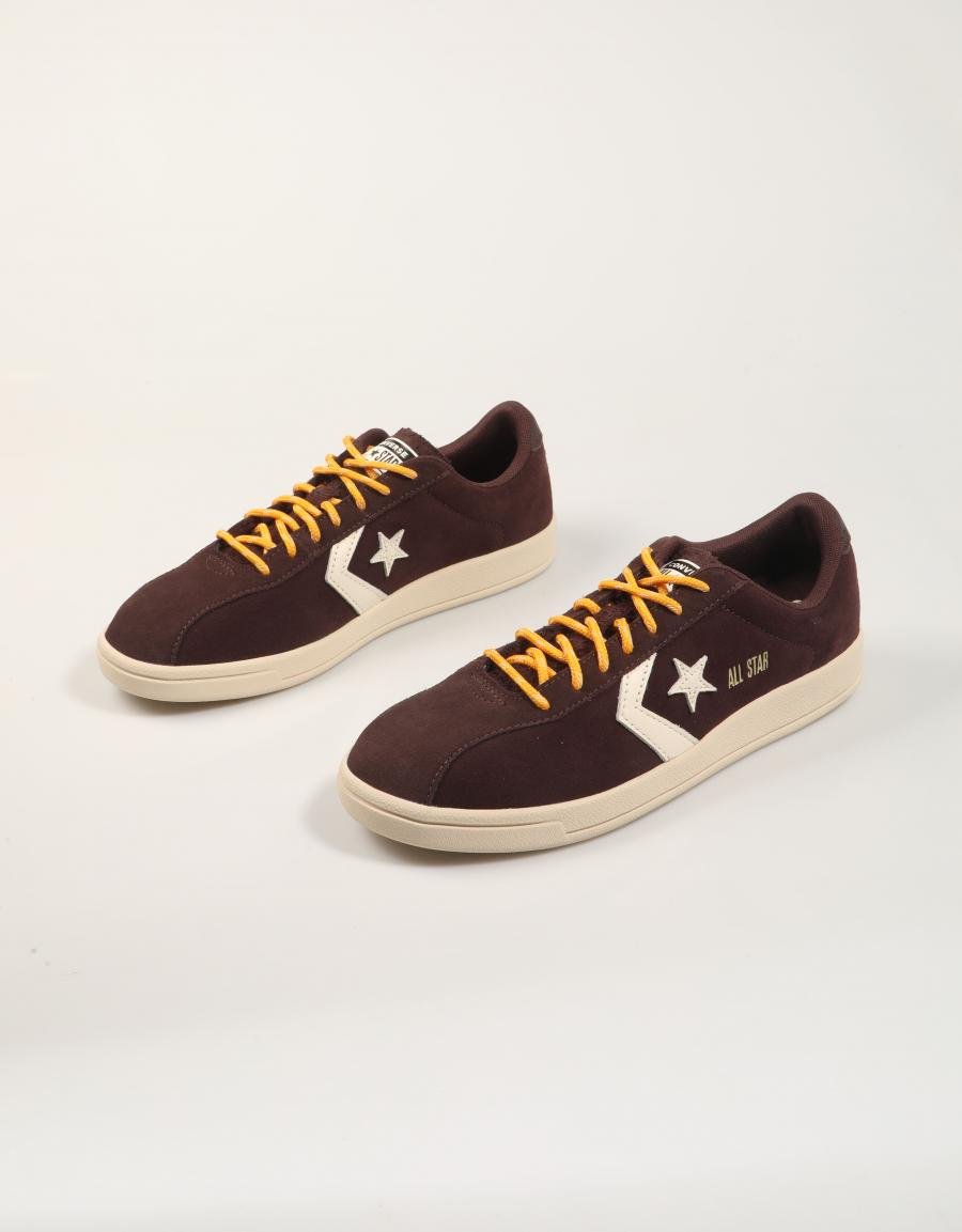 ZAPATILLAS CONVERSE ALL STAR CLASSIC TRAINER en color Marron
