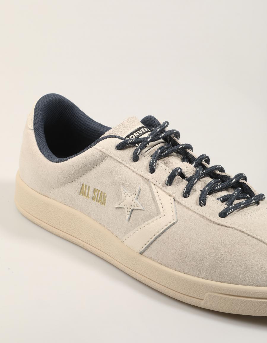 ZAPATILLAS CONVERSE ALL STAR CLASSIC TRAINER en color Beige