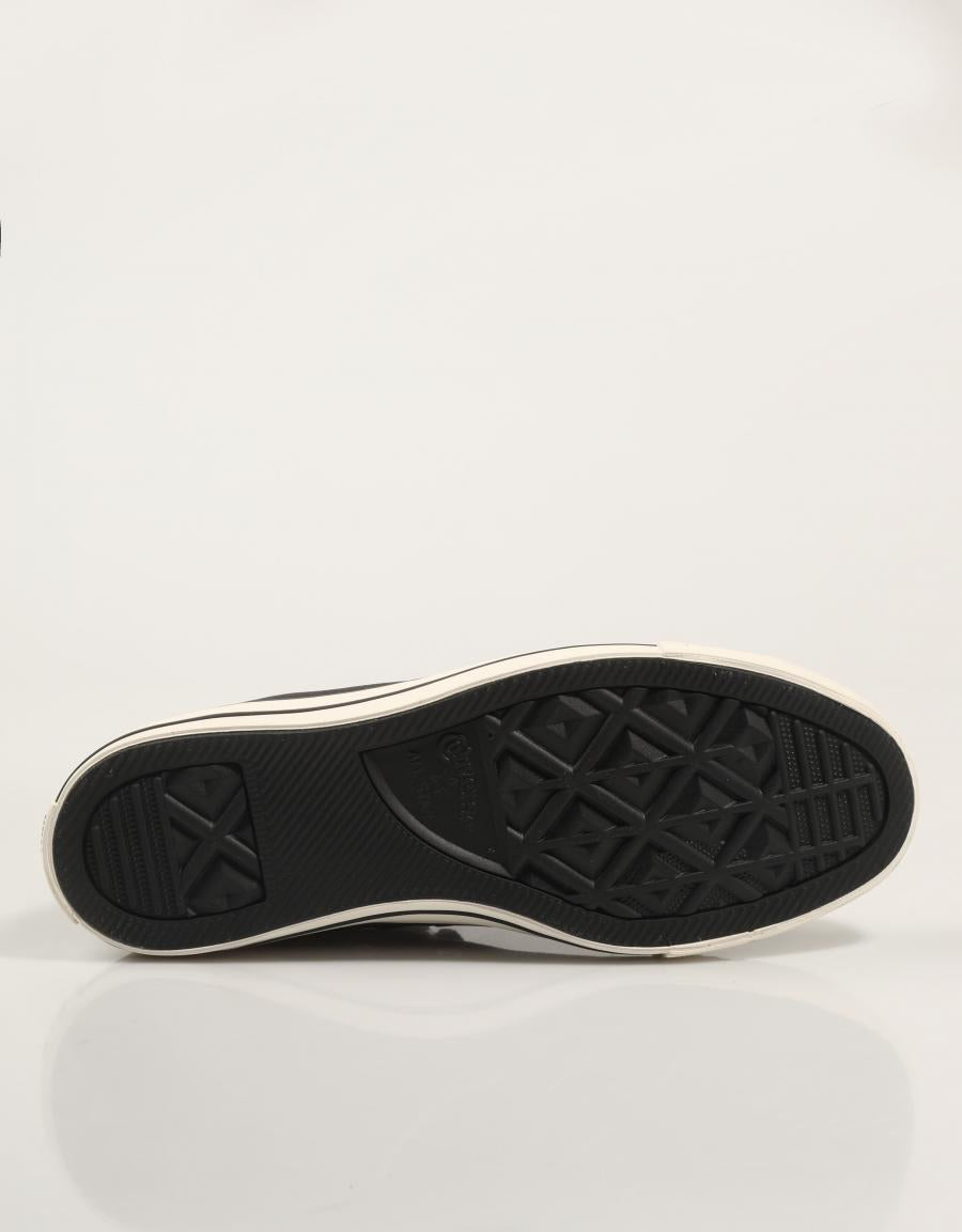 ZAPATILLAS CONVERSE CHUCK TAYLOR ALL STAR en color Negro