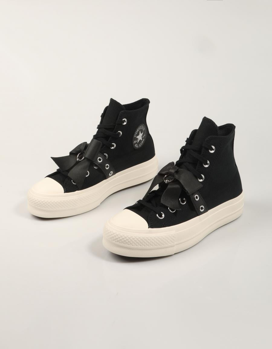 ZAPATILLAS CONVERSE CHUCK TAYLOR ALL STAR LIFT en color Negro