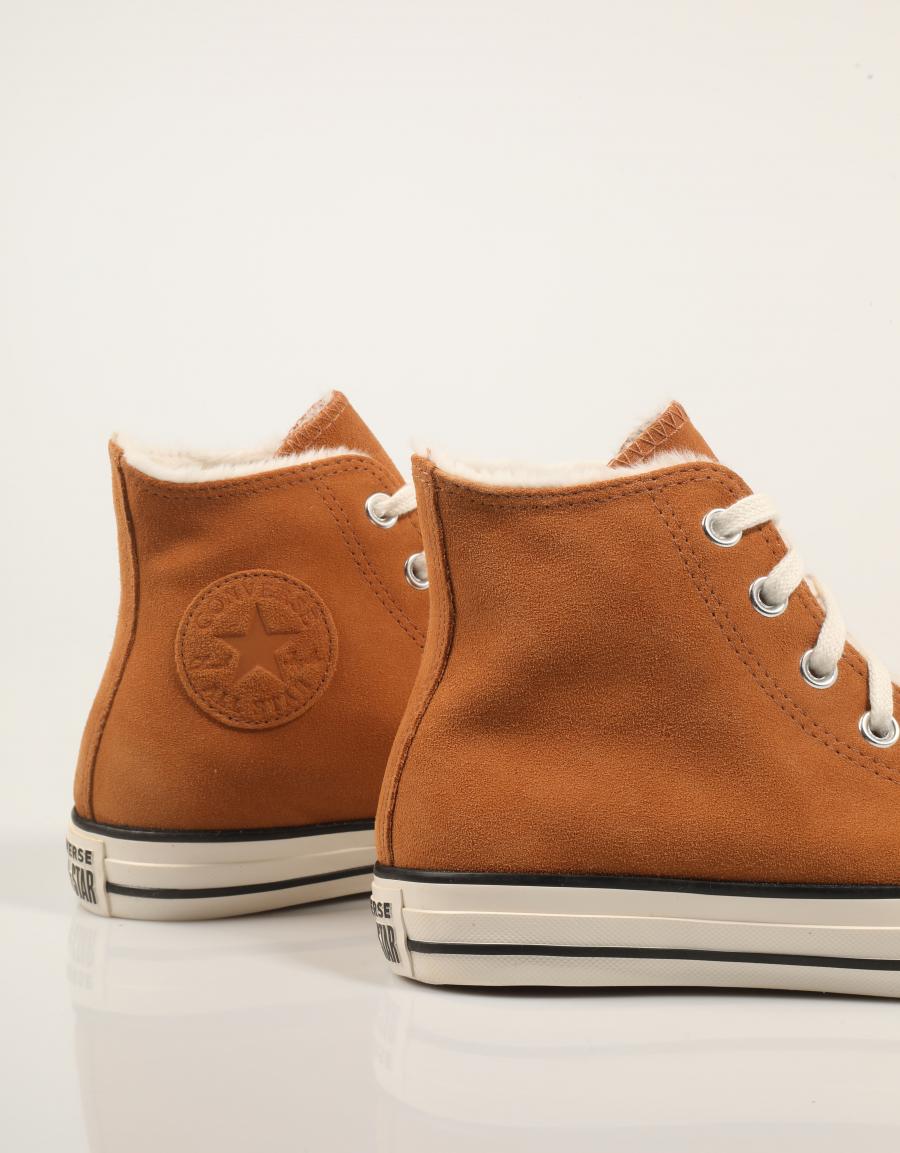 ZAPATILLAS CONVERSE CHUCK TAYLOR ALL STAR en color Cuero