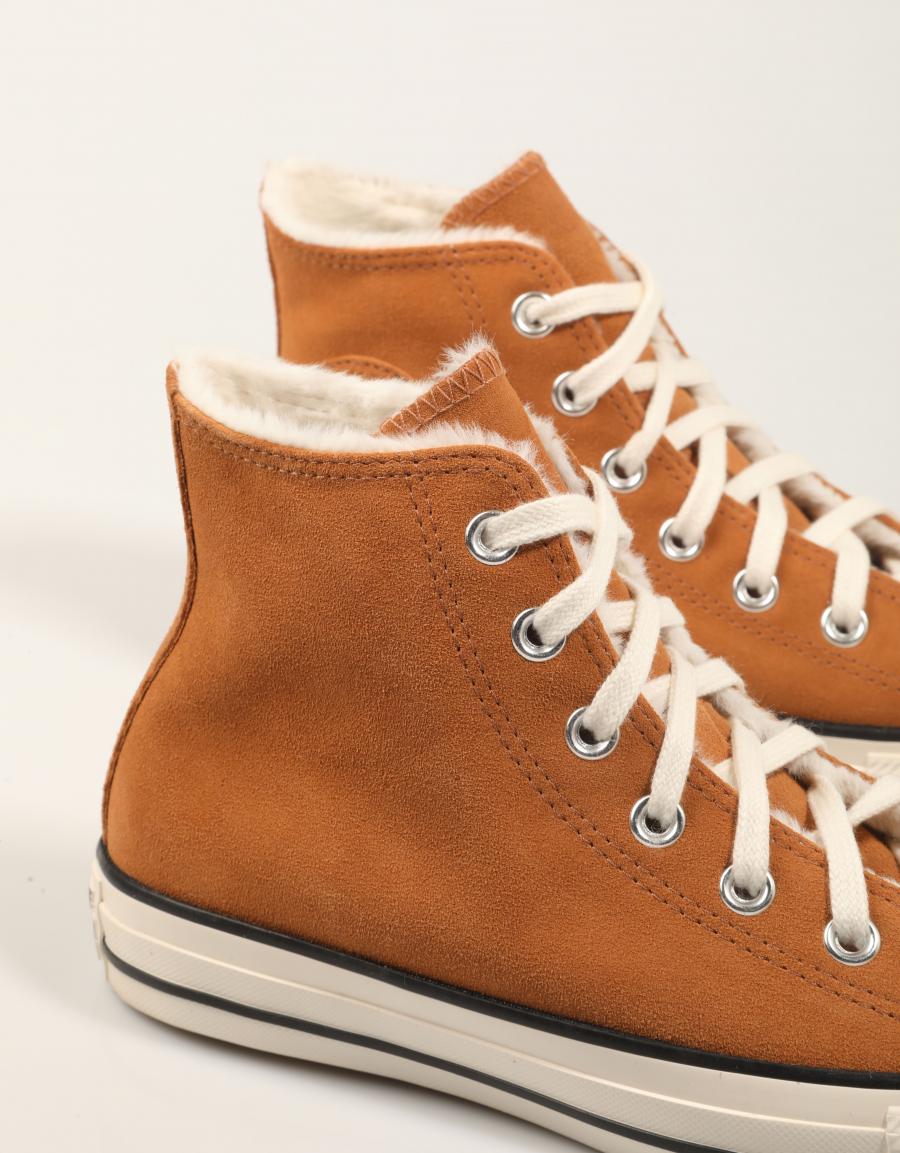ZAPATILLAS CONVERSE CHUCK TAYLOR ALL STAR en color Cuero