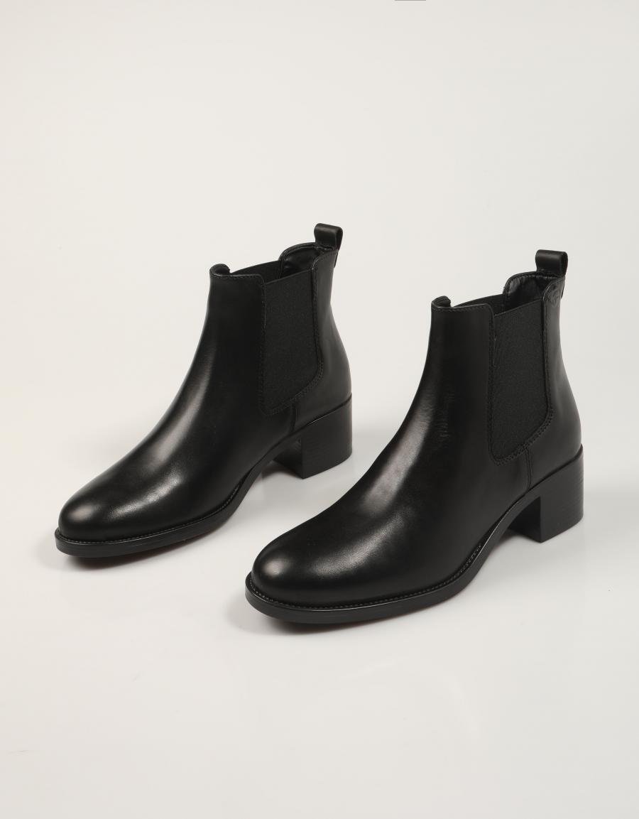 BOTINES TAMARIS 25026-41 en color Negro